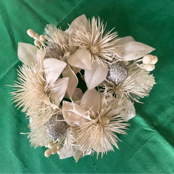 Vintage 1950’s Wreath white with silver glitter balls Kitschy Christmas - Picture 2 of 9